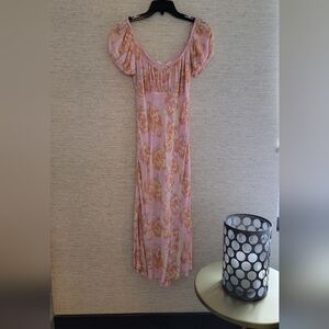 Nwot 🌸🌼🐰🐇Pink and Orange Ruffled Tiered Midi Dress with Puff Sleeves